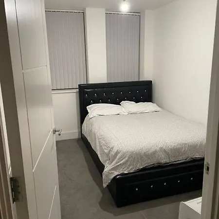 New London Apartment- 20Mins From Central City Romford Exterior photo