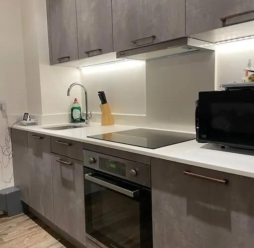 New London Apartment- 20Mins From Central City