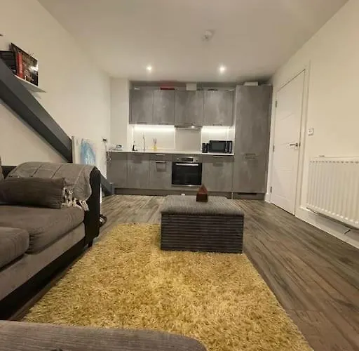 New London Apartment- 20Mins From Central City