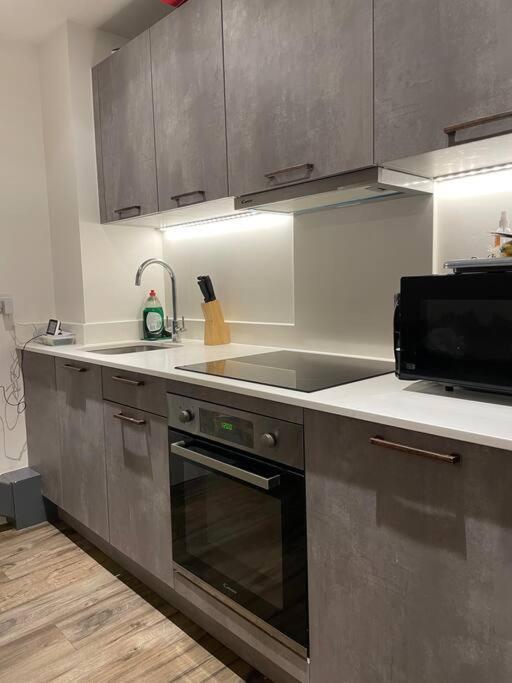 New London Apartment- 20mins From Romford