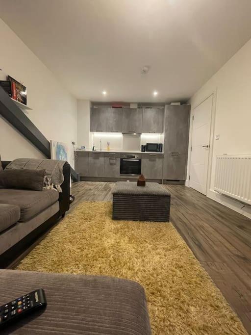 New London Apartment- 20mins From Apartment *